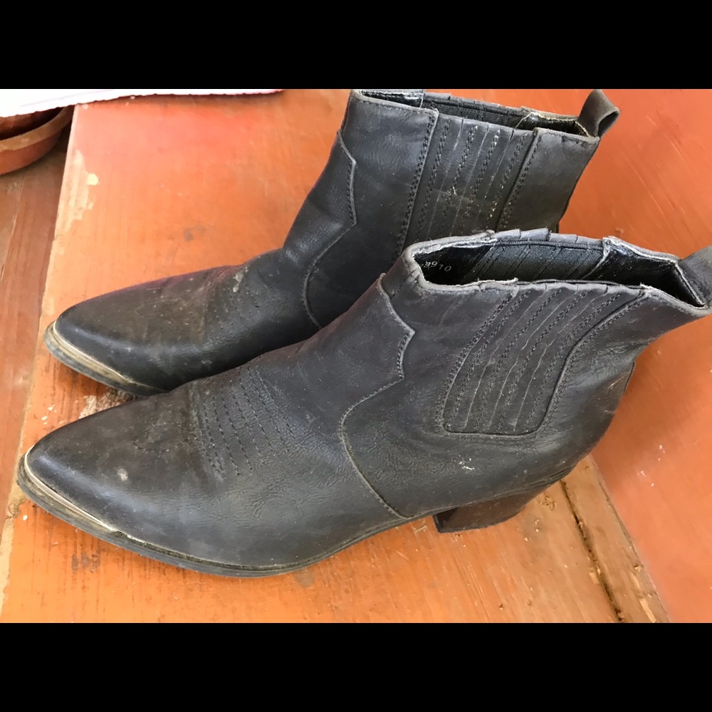 Country boots